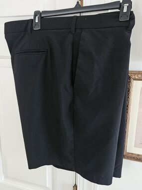 Callaway Black Flat-Front Golf Shorts Size 44